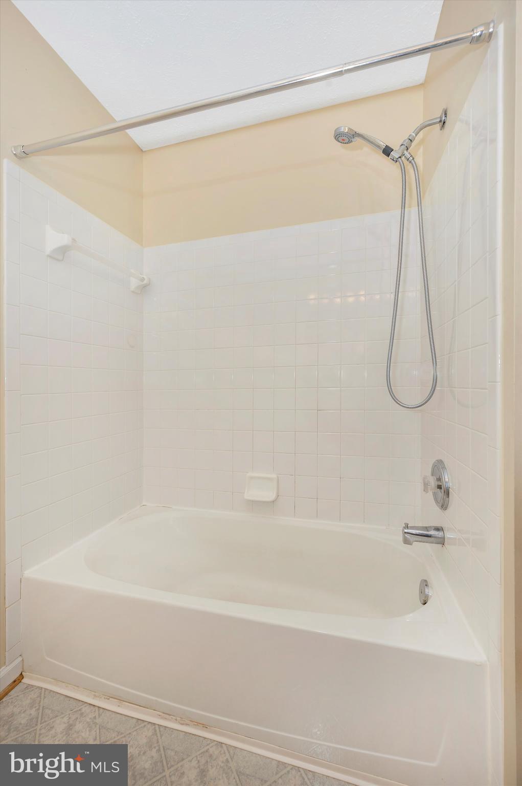 6801 Fallard Place Frederick, MD 21703 - Photo 27 of 45 Second Floor Bathroom