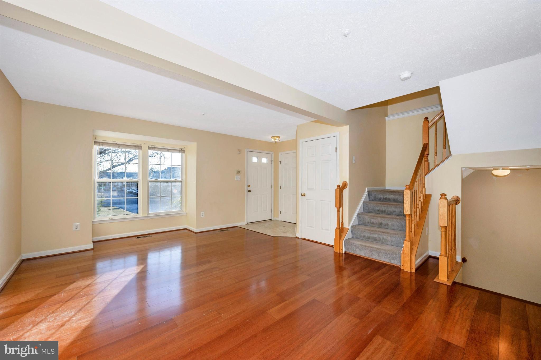 6801 Fallard Place Frederick, MD 21703 - Photo 4 of 45 Living Room