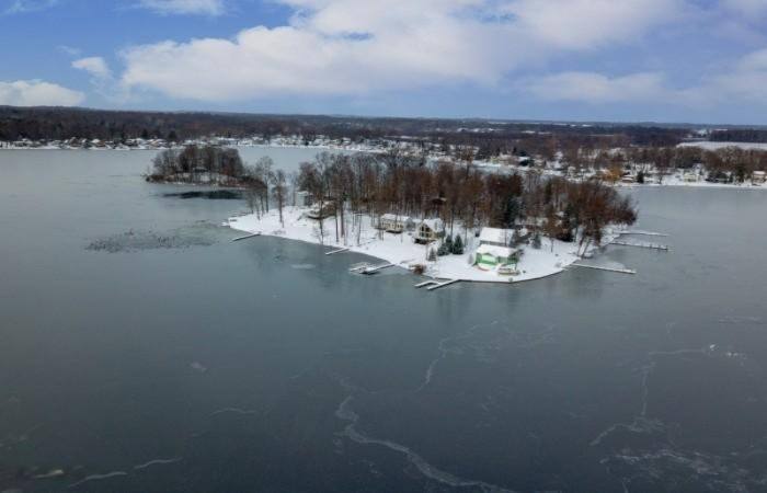 31244 Curran Beach Road Dowagiac, MI 49047 - Photo 12 of 45 700x450-crop-90-31244curransbeachroad-5