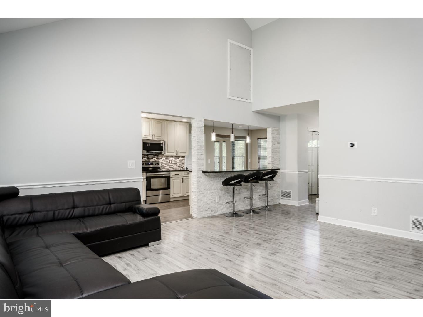 22 Jacobs Creek Road Ewing, NJ 08628 - Photo 4 of 25 Gallery Image 4