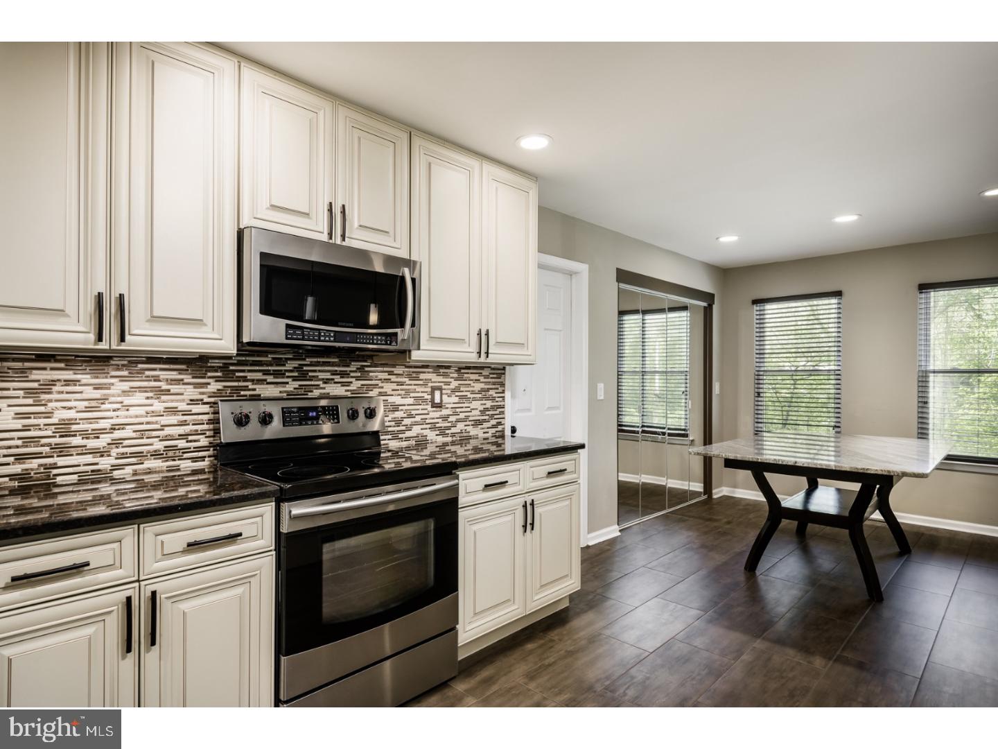 22 Jacobs Creek Road Ewing, NJ 08628 - Photo 8 of 25 Gallery Image 8