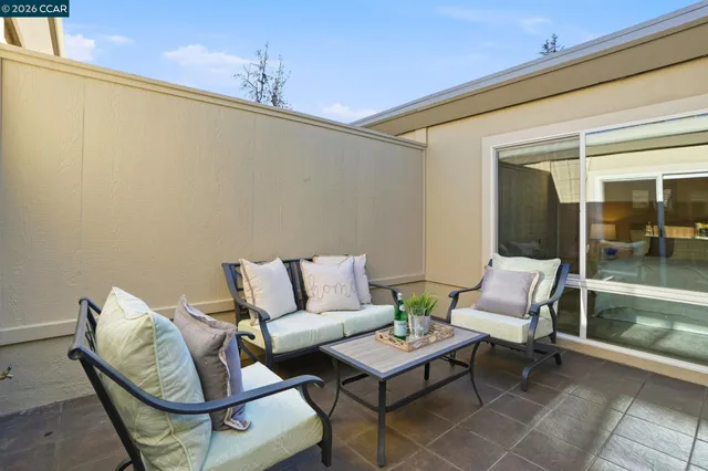 $675,000 | 2308 Tice Creek Drive, Unit 5, Walnut Creek, CA 94595