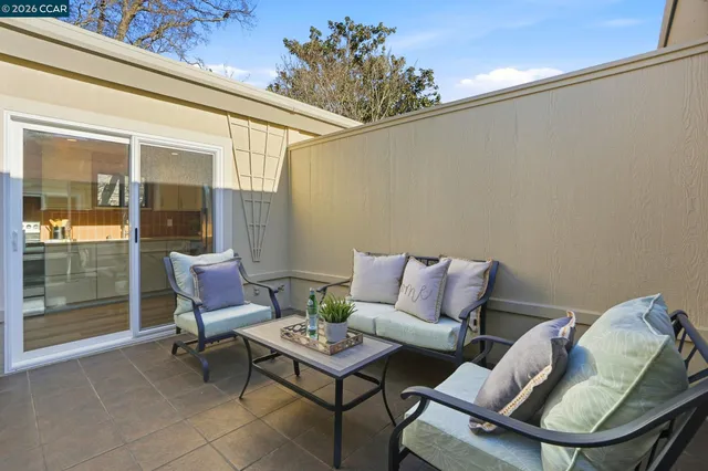 $675,000 | 2308 Tice Creek Drive, Unit 5, Walnut Creek, CA 94595