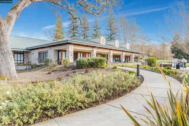 $675,000 | 2308 Tice Creek Drive, Unit 5, Walnut Creek, CA 94595