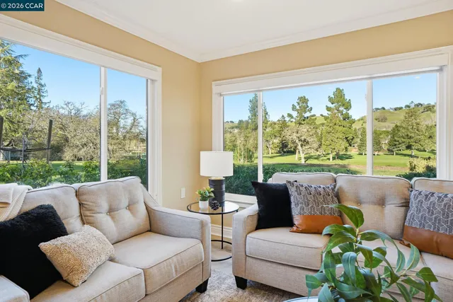 $675,000 | 2308 Tice Creek Drive, Unit 5, Walnut Creek, CA 94595