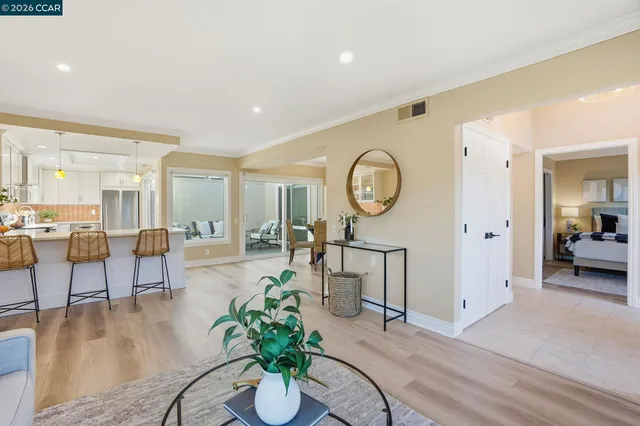 $675,000 | 2308 Tice Creek Drive, Unit 5, Walnut Creek, CA 94595