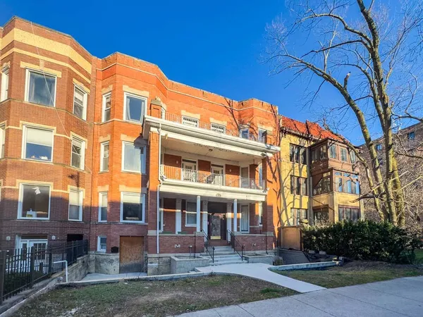 $2,928 | 6711 North Sheridan Road, Unit 1N, Chicago, IL 60626