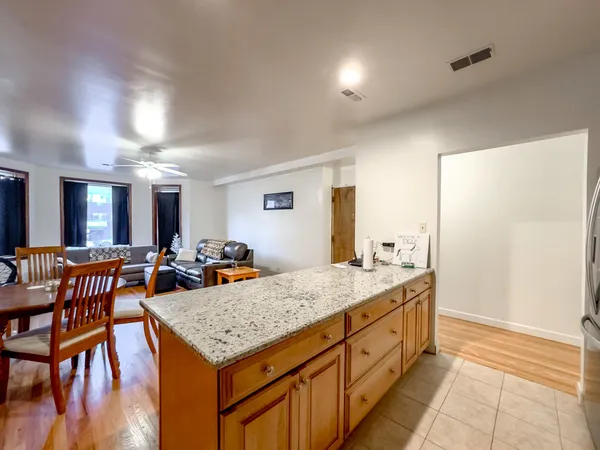 $2,928 | 6711 North Sheridan Road, Unit 1N, Chicago, IL 60626