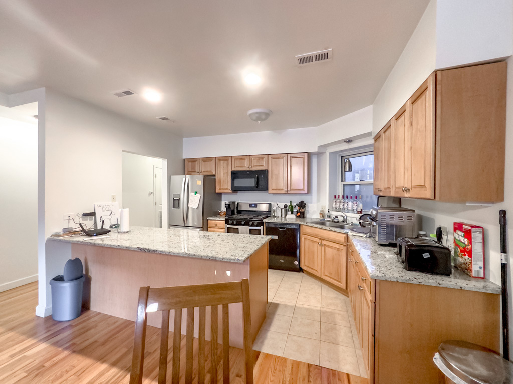 6711 North Sheridan Road, Unit 1N Chicago, IL 60626 - Photo 6 of 21