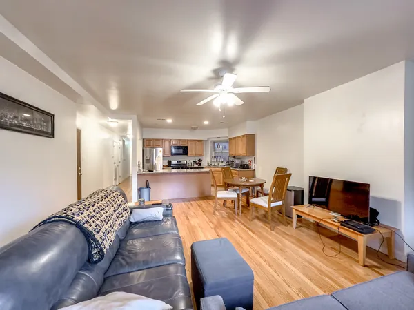 $2,928 | 6711 North Sheridan Road, Unit 1N, Chicago, IL 60626