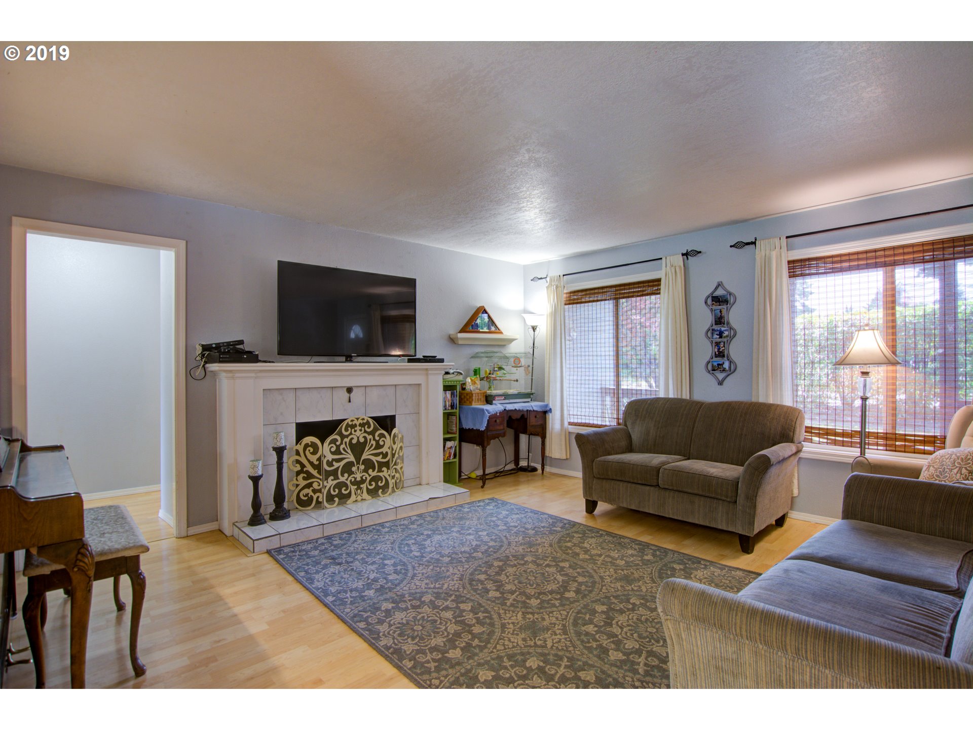 1520 Thatcher Road Forest Grove, OR 97116 - Photo 2 of 14 Living Room