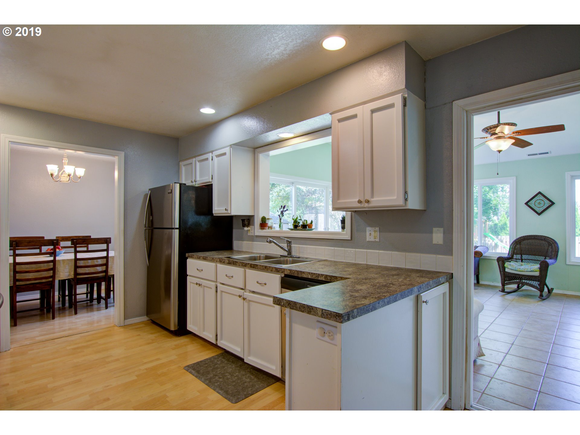 1520 Thatcher Road Forest Grove, OR 97116 - Photo 4 of 14 Kitchen/Dining Room