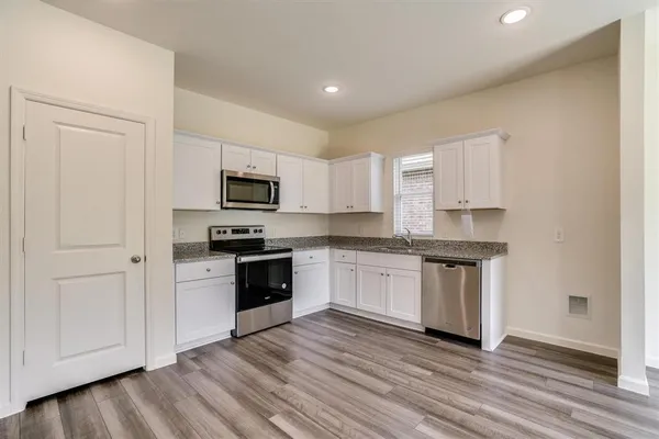 $2,100 | 778 Camden Drive, Lavon, TX 75166