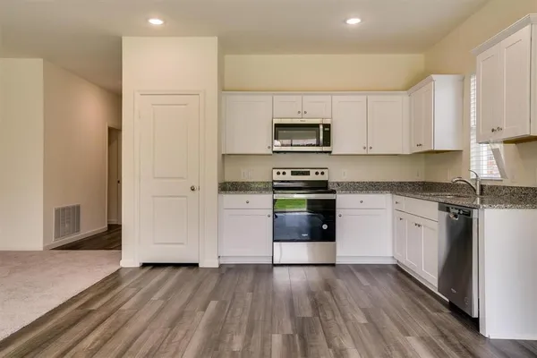 $2,100 | 778 Camden Drive, Lavon, TX 75166