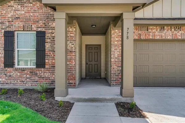 $2,100 | 778 Camden Drive, Lavon, TX 75166