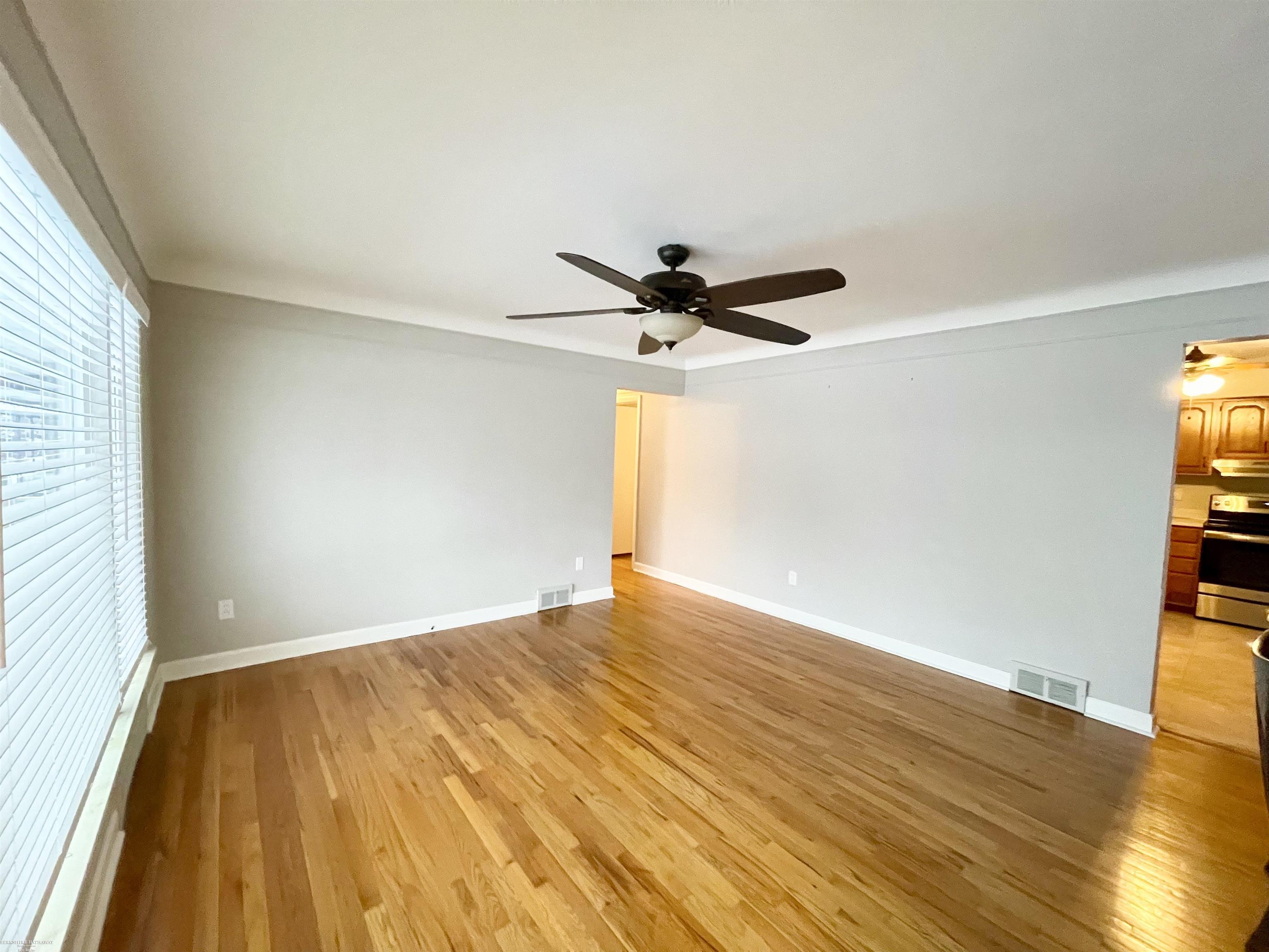 24296 Roxana Avenue Eastpointe, MI 48021 - Photo 2 of 22