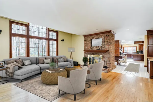 $8,500 | 3 Eton Place, Farmington, CT 06032