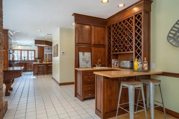 $8,500 | 3 Eton Place, Farmington, CT 06032