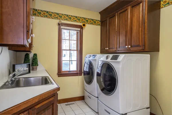 $8,500 | 3 Eton Place, Farmington, CT 06032