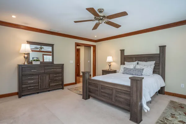 $8,500 | 3 Eton Place, Farmington, CT 06032