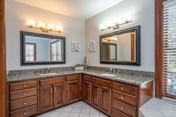 $8,500 | 3 Eton Place, Farmington, CT 06032