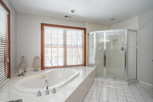 $8,500 | 3 Eton Place, Farmington, CT 06032