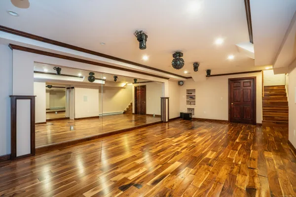 $8,500 | 3 Eton Place, Farmington, CT 06032