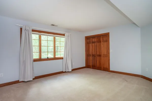 $8,500 | 3 Eton Place, Farmington, CT 06032