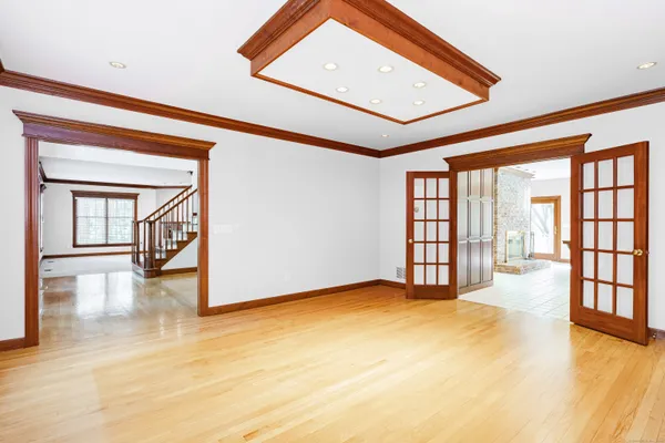 $8,500 | 3 Eton Place, Farmington, CT 06032