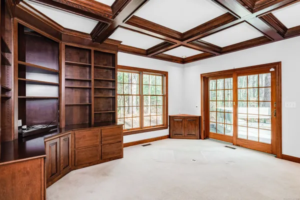 $8,500 | 3 Eton Place, Farmington, CT 06032