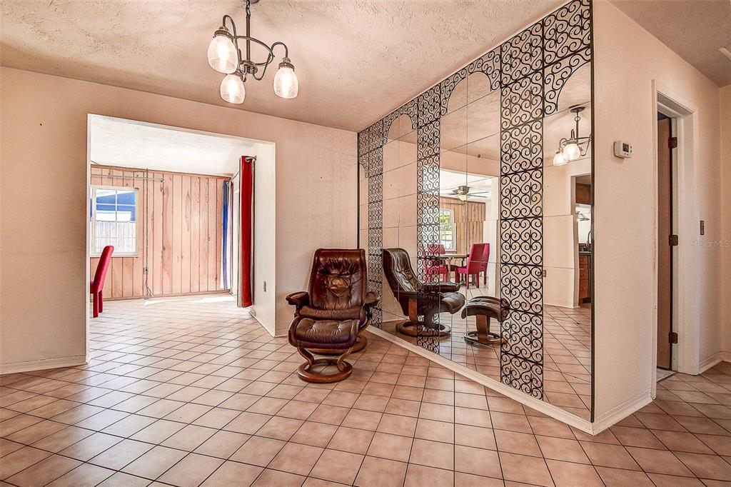 8601 139th Street Seminole, FL 33776 - Photo 26 of 47