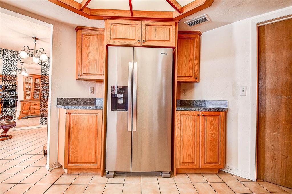 8601 139th Street Seminole, FL 33776 - Photo 31 of 47 a bathroom with a glass shower door and a bathtub