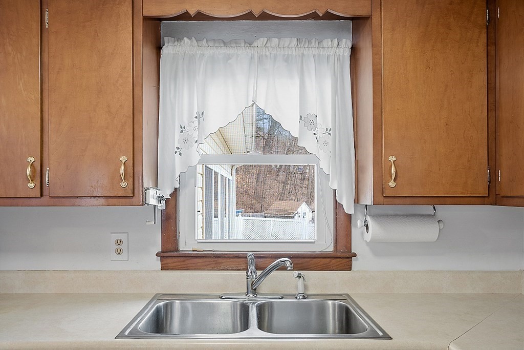 162 Senna Road Fitchburg, MA 01420 - Photo 5 of 34 Gallery Image 5