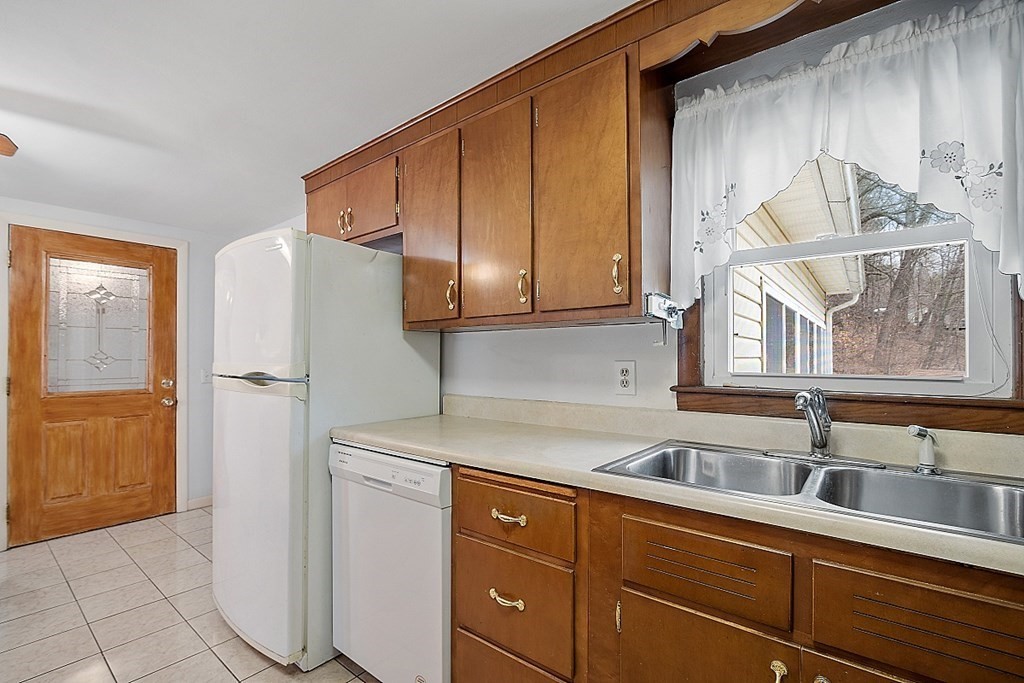 162 Senna Road Fitchburg, MA 01420 - Photo 6 of 34 Gallery Image 6