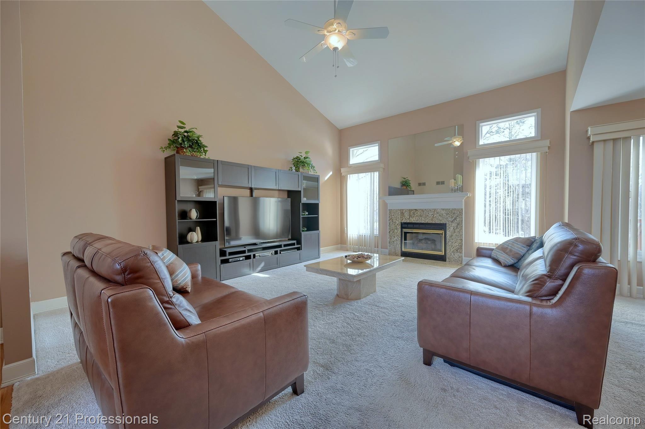889 Rambling Drive Rochester, MI 48307 - Photo 7 of 45 7-Great-Room.jpg