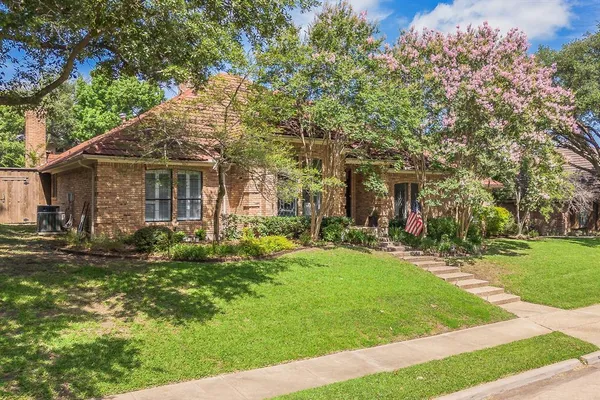 $1,419,998 | 4313 Fannin Drive, Irving, TX 75038
