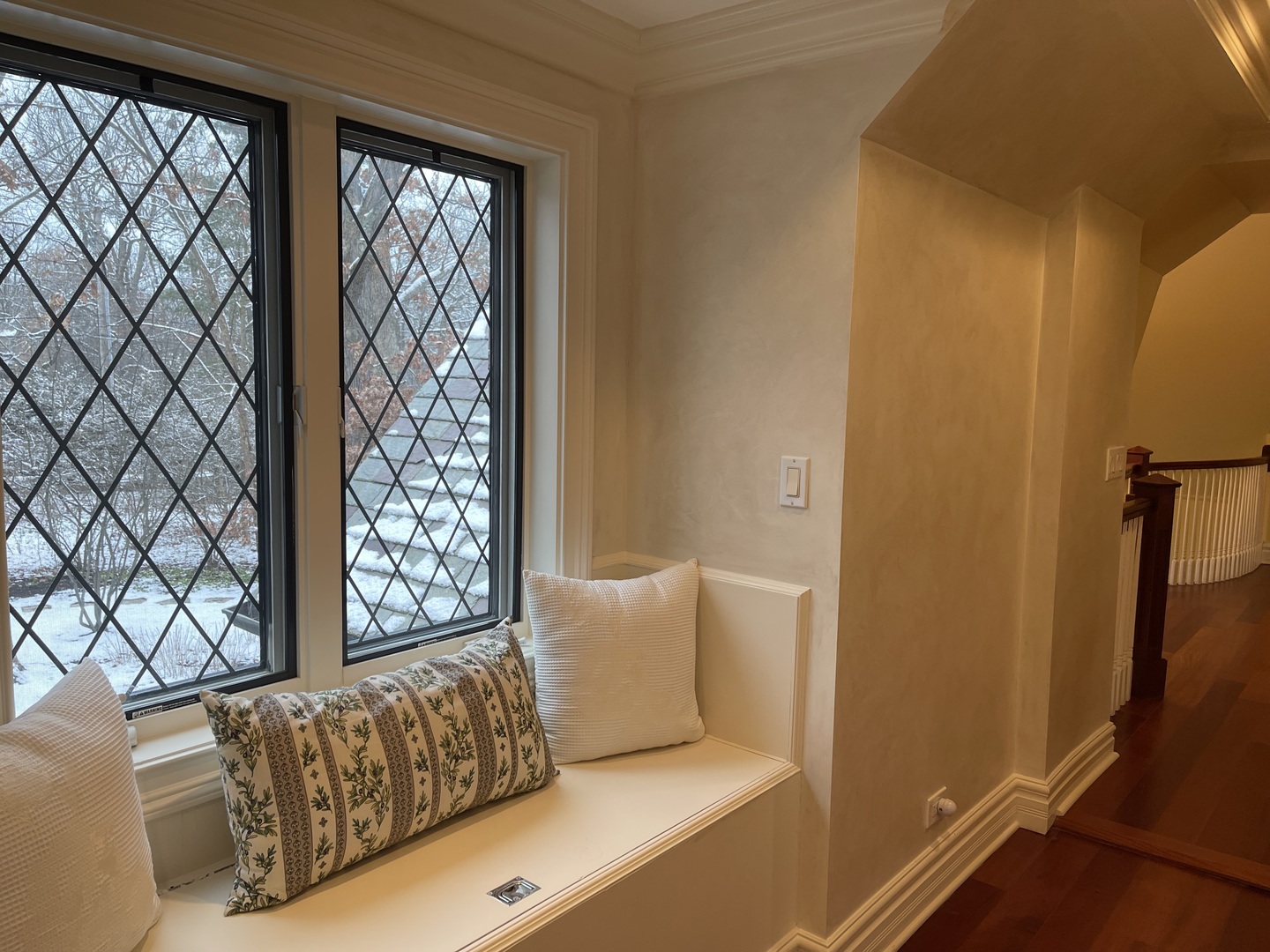 1560 South Ridge Road Lake Forest, IL 60045 - Photo 17 of 27 a living room with a couch and a window