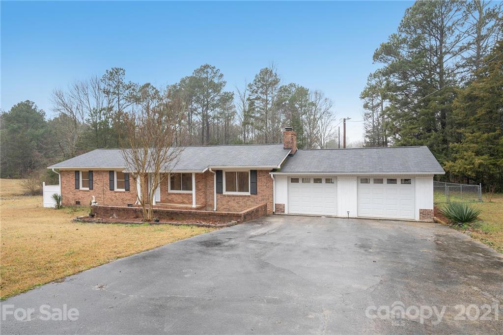 2652 J B Denton Road Lancaster, SC 29720 - Photo 2 of 31 Gallery Image 2