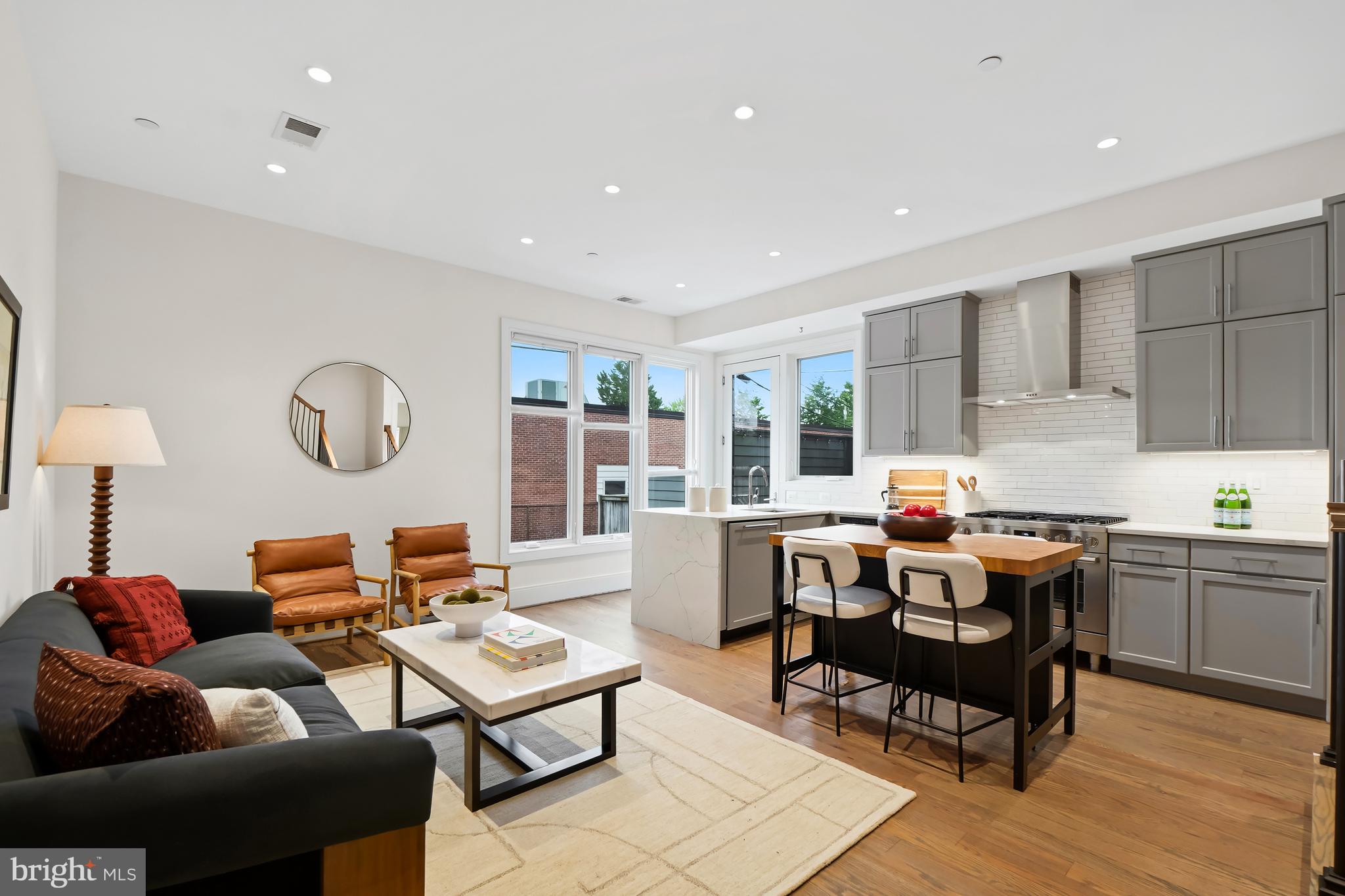270 15th Street Southeast, Unit 202 Washington, DC 20003 - Photo 5 of 27