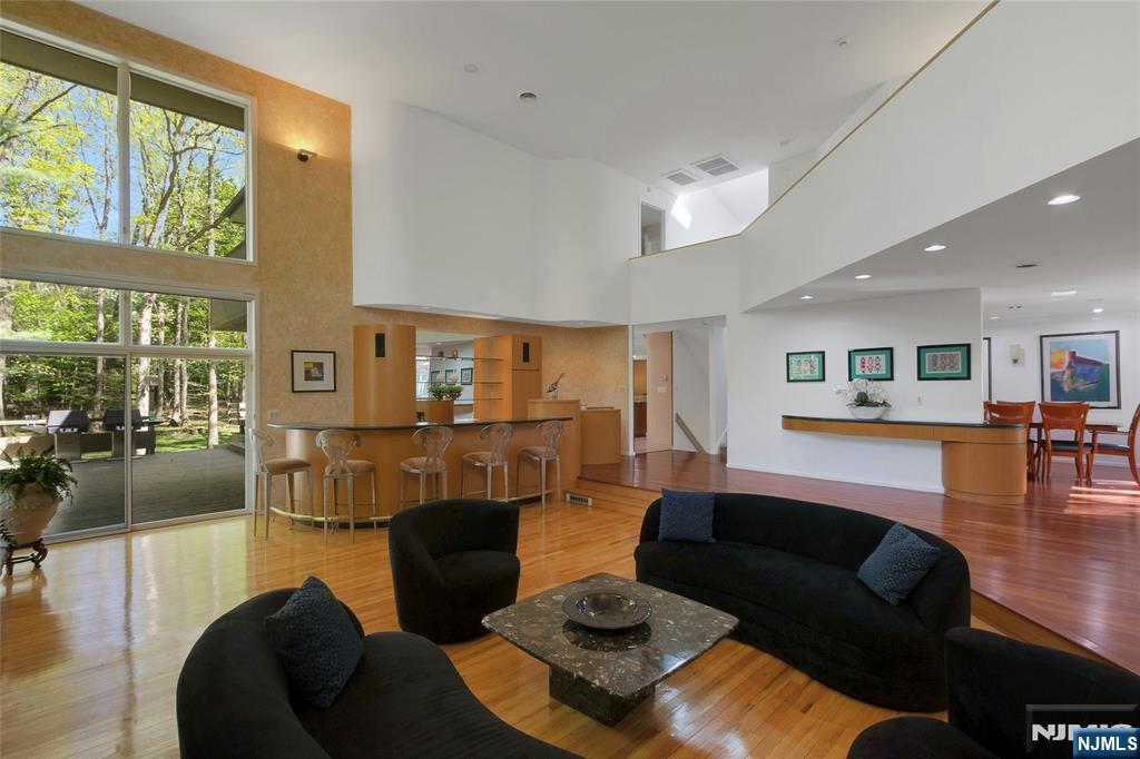 78 Apple Ridge Road Woodcliff Lake, NJ 07677 - Photo 4 of 38