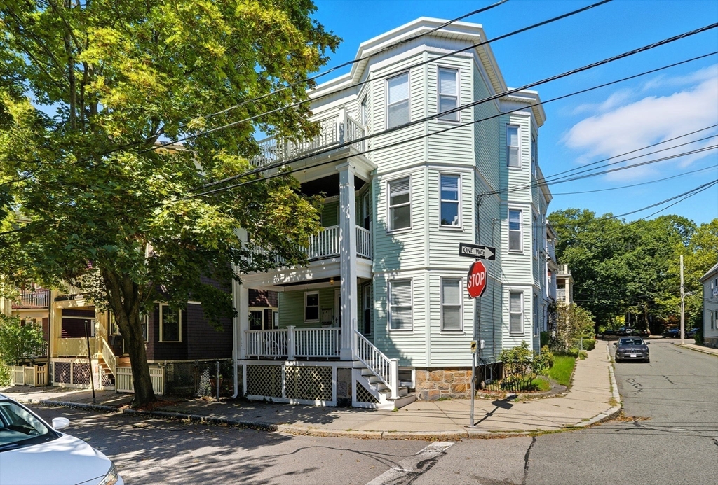 20 Rice Street, Unit 2 Brookline, MA 02445 - Photo 20 of 26 Gallery Image 20