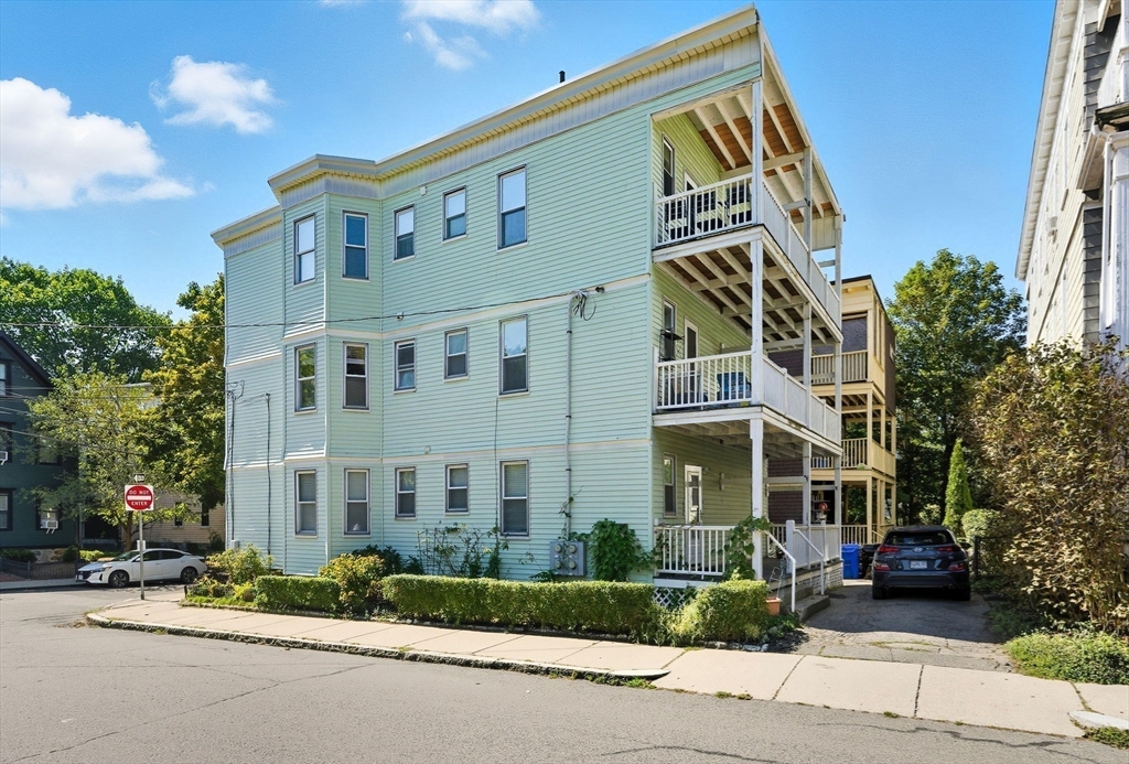 20 Rice Street, Unit 2 Brookline, MA 02445 - Photo 21 of 26 Gallery Image 21