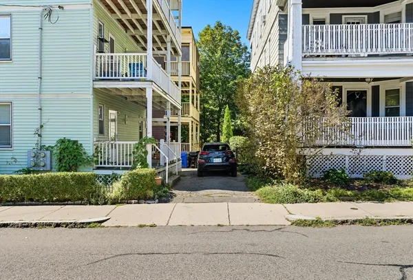 $760,000 | 20 Rice Street, Unit 2, Brookline, MA 02445