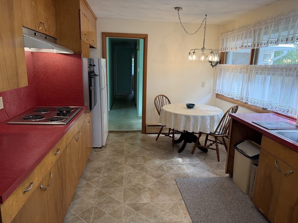 34 Bassett Road Holyoke, MA 01040 - Photo 10 of 37 Gallery Image 10