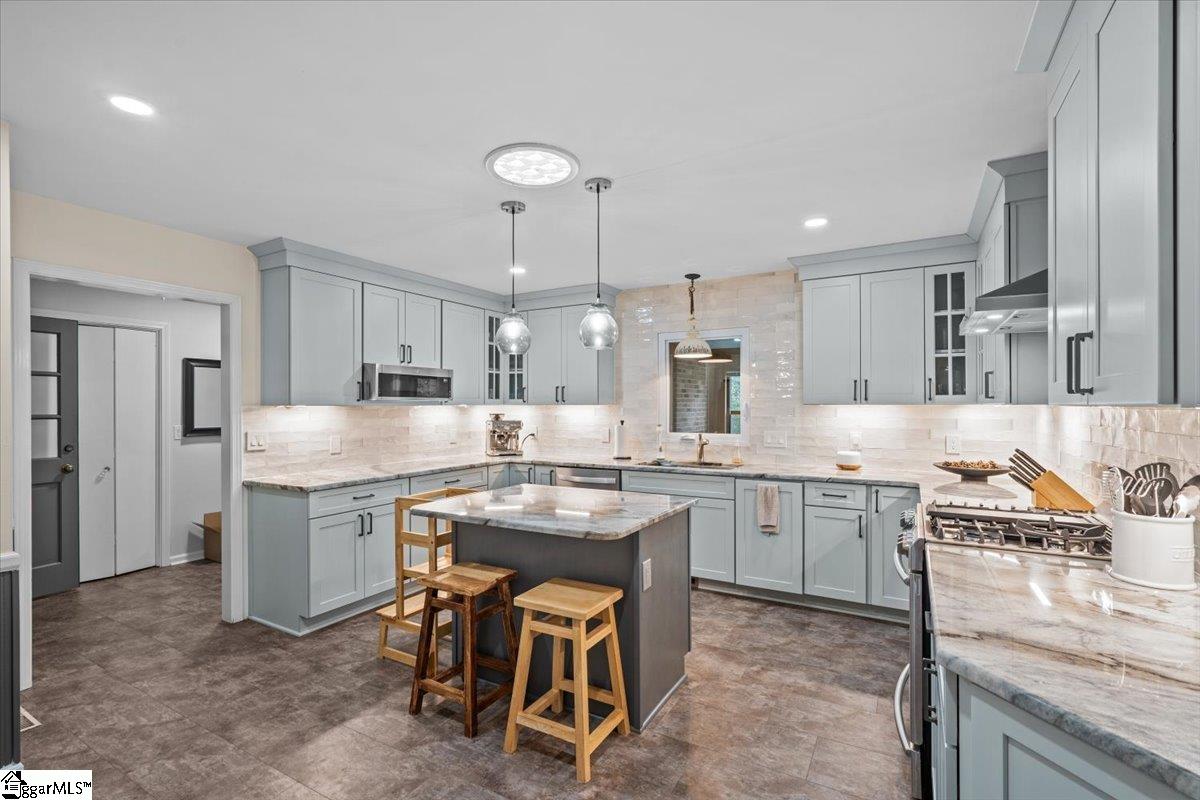 10812 Anderson Road Piedmont, SC 29673 - Photo 5 of 35 Gallery Image 5
