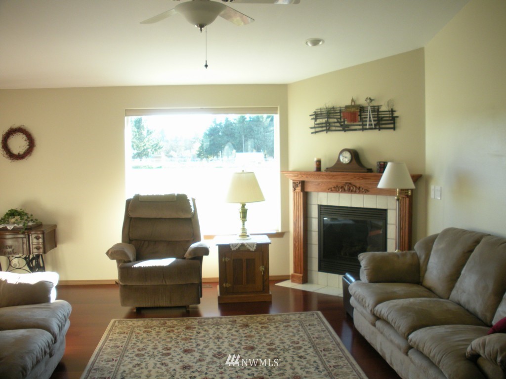 8841 181st Way Southwest Rochester, WA 98579 - Photo 3 of 19