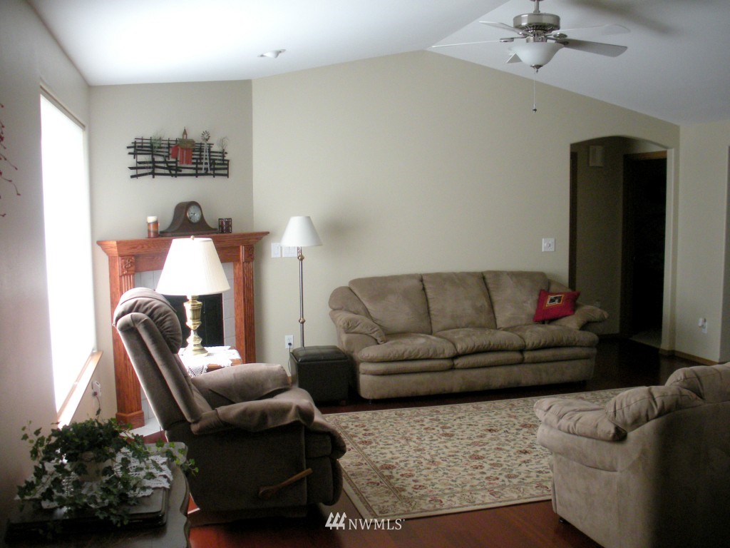 8841 181st Way Southwest Rochester, WA 98579 - Photo 4 of 19