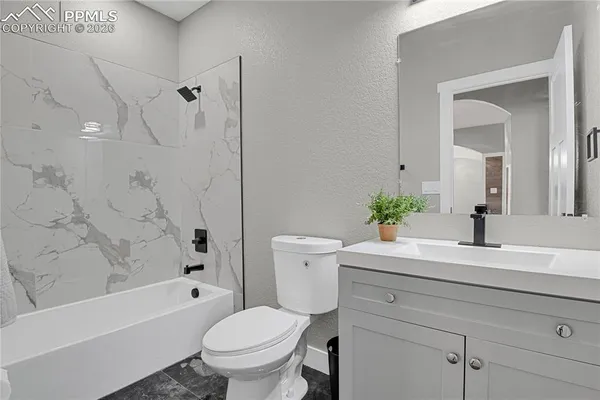 $899,900 | 2015 North Ellicott Highway, Calhan, CO 80808