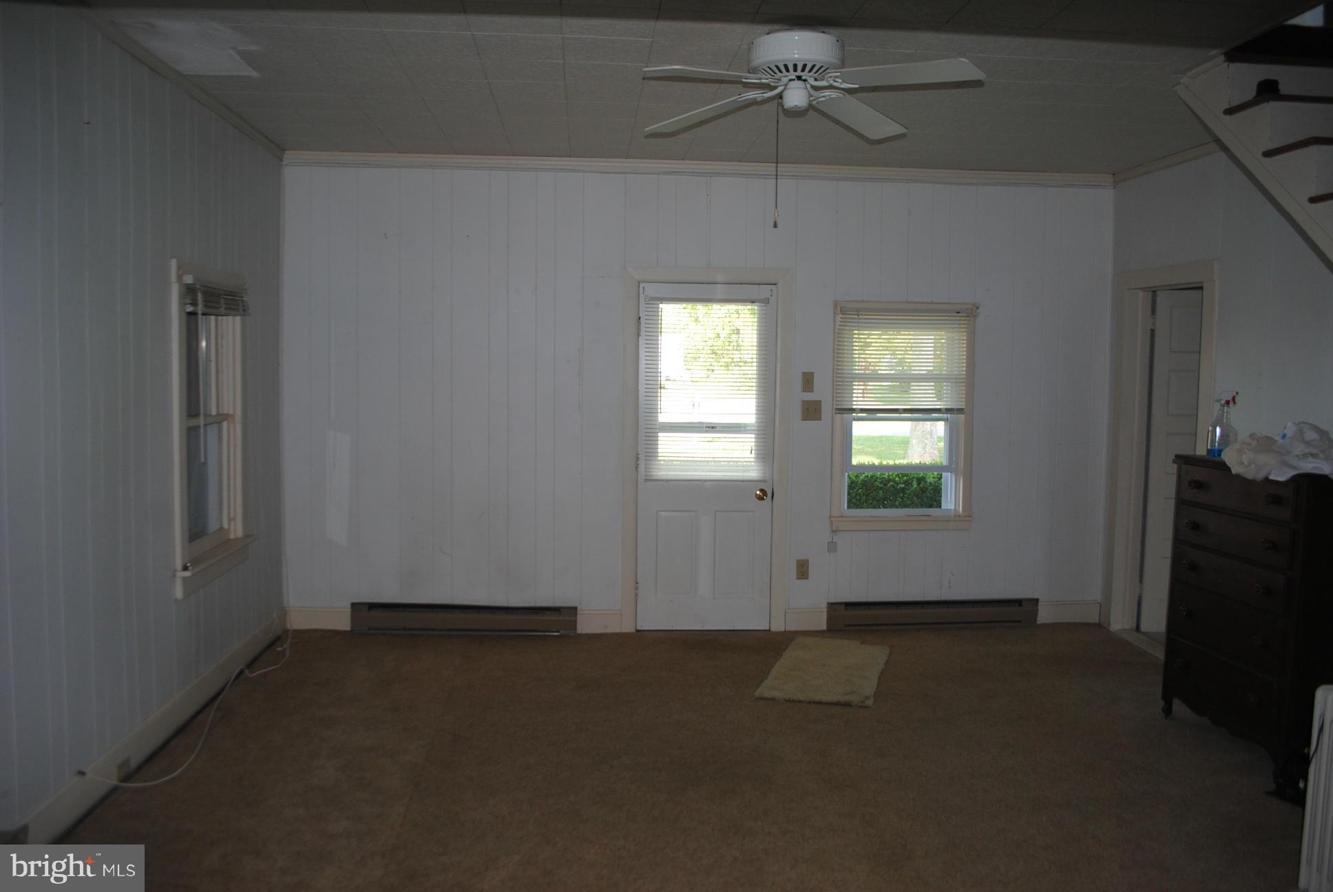 4672 White Marsh Road Madison, MD 21648 - Photo 2 of 14 Living Room