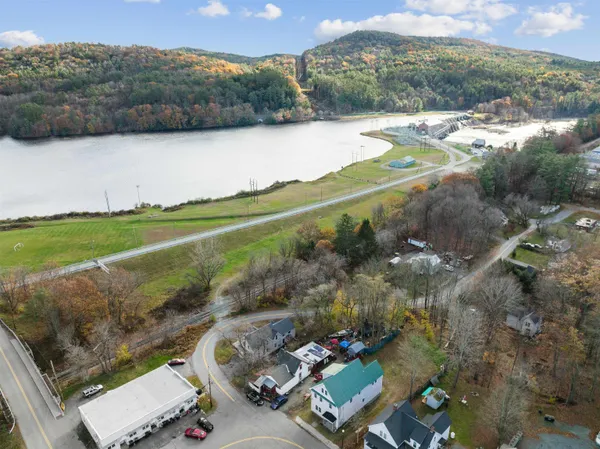 $215,000 | 99 Depot Street, Hartford, VT 05088